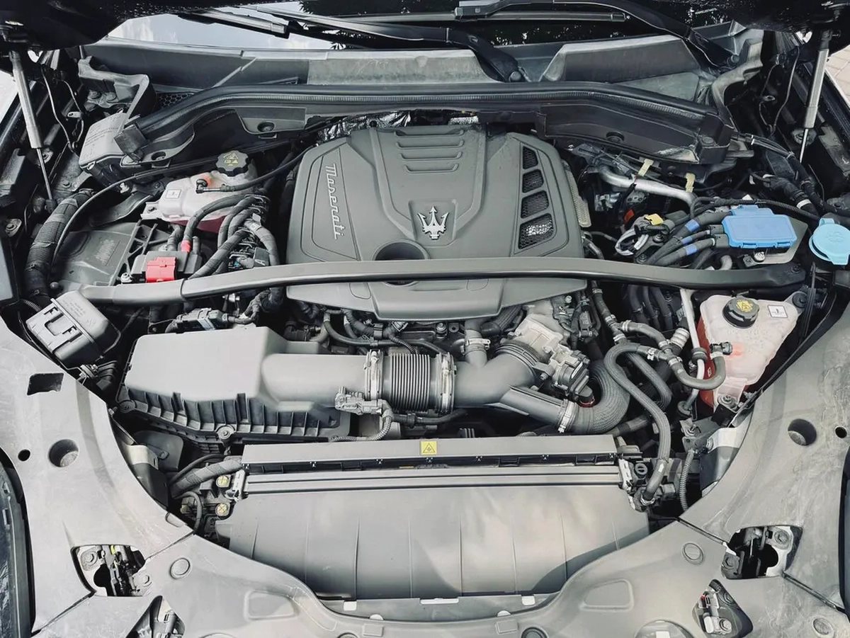 MASERATI GRECALE | MODENA | 2023 | 2.0L | 8565Km | JAPAN SPECs | CLEAN TILTLE | FRESH IMPORT-8-8