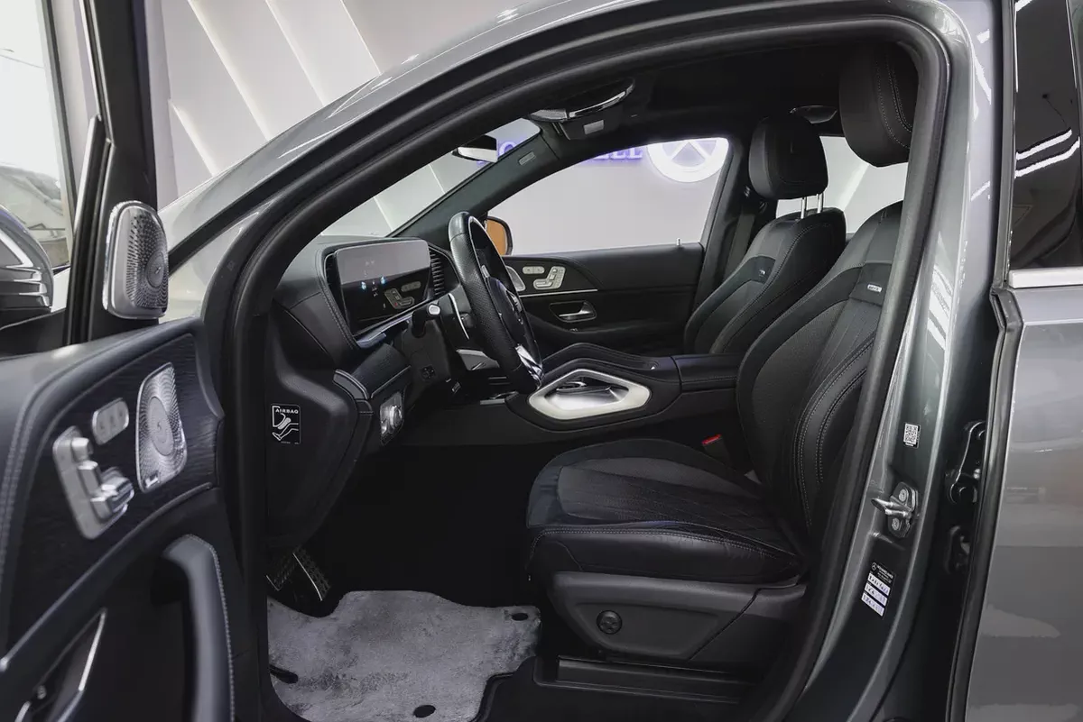 2021 - Mercedes-Benz GLE 63s AMG - V8 for 299,000.00 AED-11-11