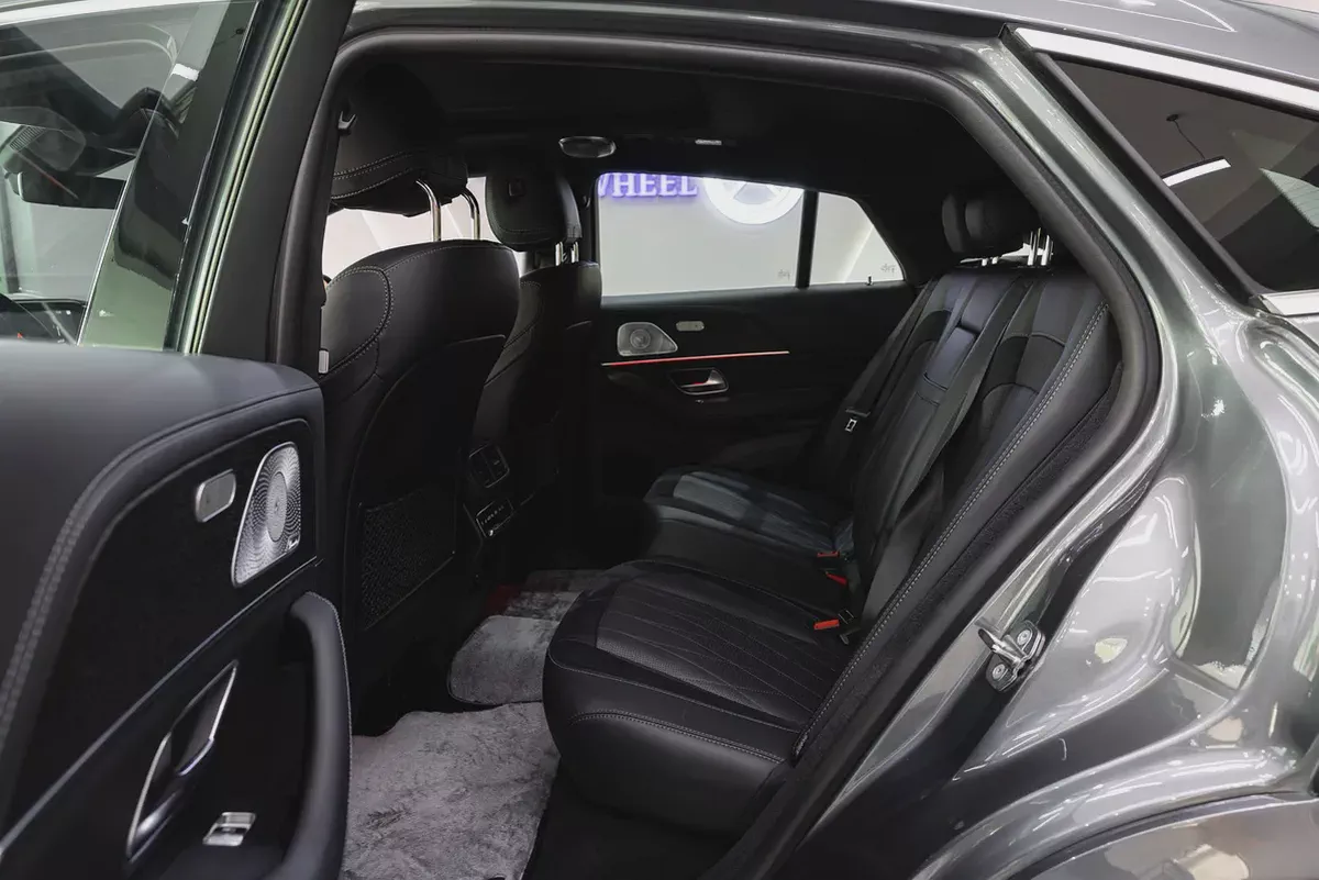 2021 - Mercedes-Benz GLE 63s AMG - V8 for 299,000.00 AED-13-13