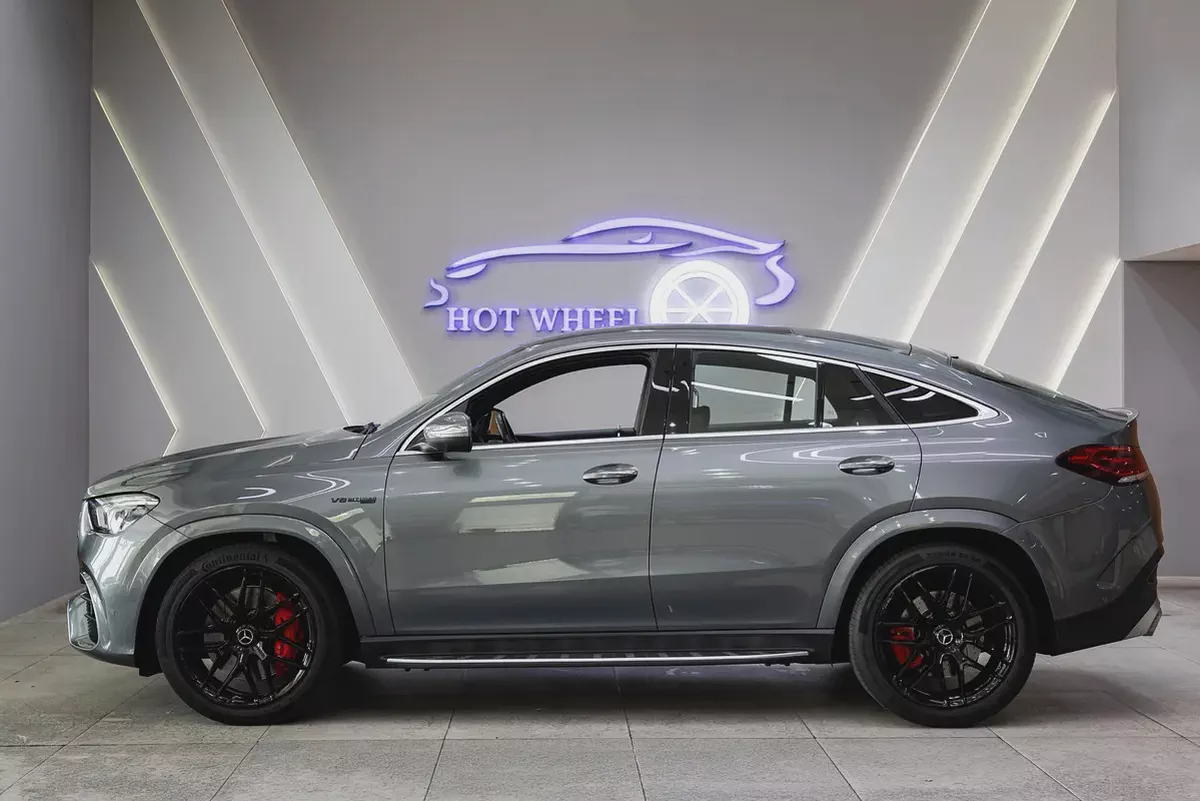 2021 - Mercedes-Benz GLE 63s AMG - V8 for 299,000.00 AED-4-4
