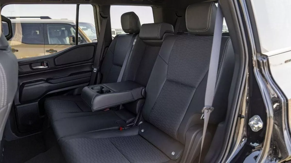 Toyota Prado ADVENTURE (LHD) TOYOTA PRADO 250 WX 2.4P AT ADVENTURE MY2025– BLACK-19-0