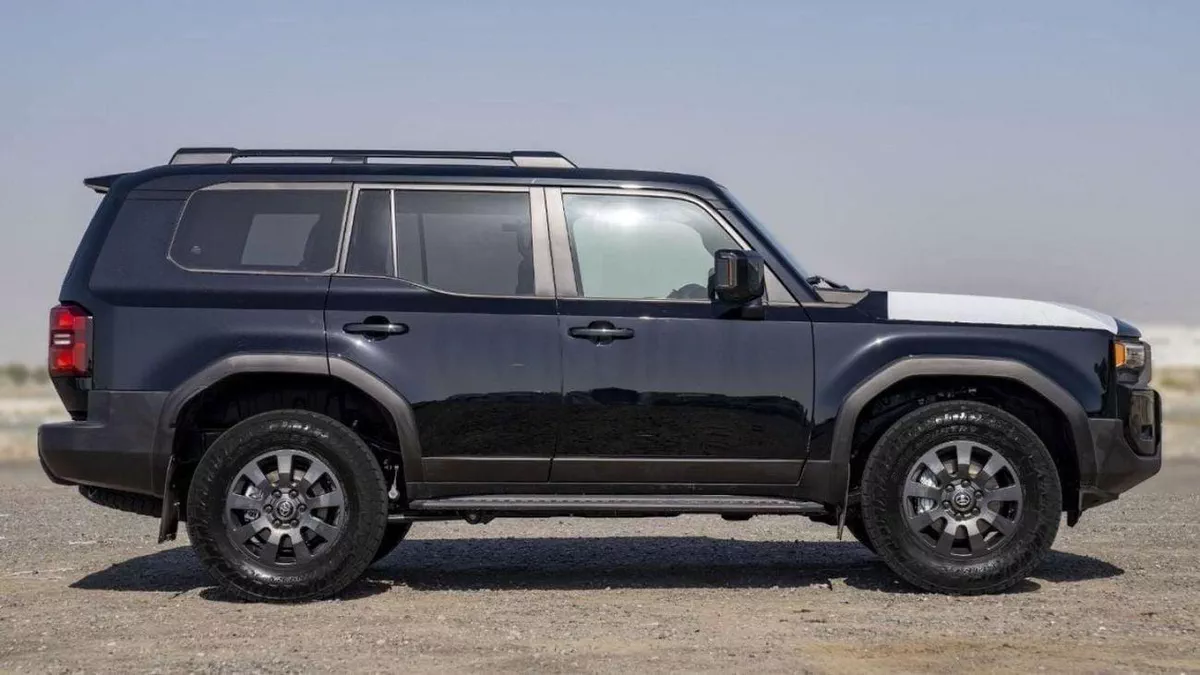 Toyota Prado ADVENTURE (LHD) TOYOTA PRADO 250 WX 2.4P AT ADVENTURE MY2025– BLACK-2-0