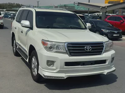 Toyita landcruiser 2013 fullopshin v8 white color GCC-9