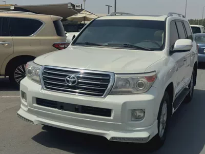 Toyita landcruiser 2013 fullopshin v8 white color GCC-2
