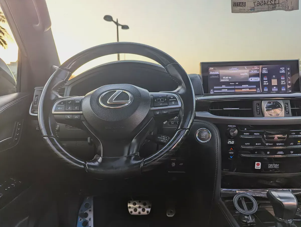 Lexus LX 570 Base 2018 | GCC Specs | Pristine Condition-9-9