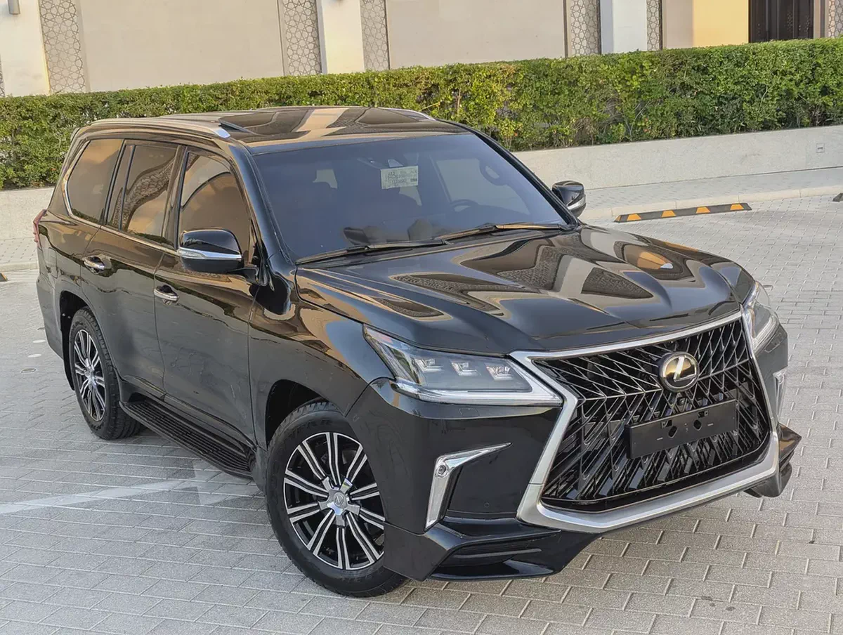 Lexus LX 570 Base 2018 | GCC Specs | Pristine Condition