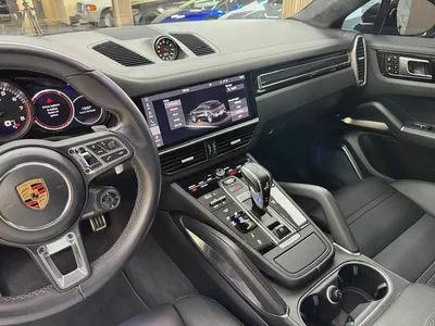 Porsche Cayenne Turbo 2020 under warranty-18