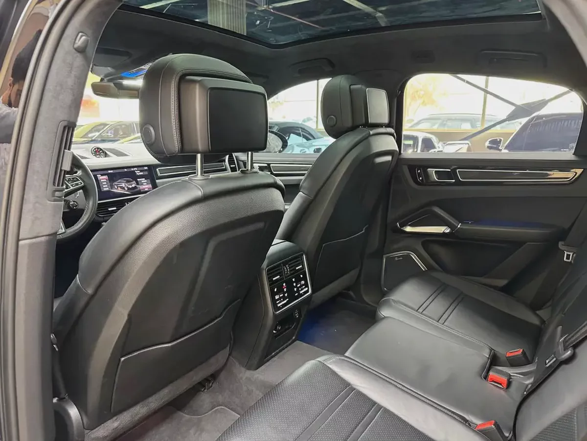 Porsche Cayenne Turbo 2020 under warranty-10-10