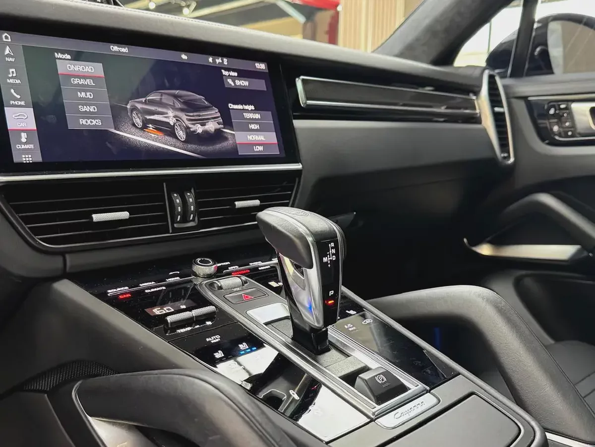 Porsche Cayenne Turbo 2020 under warranty-17-17