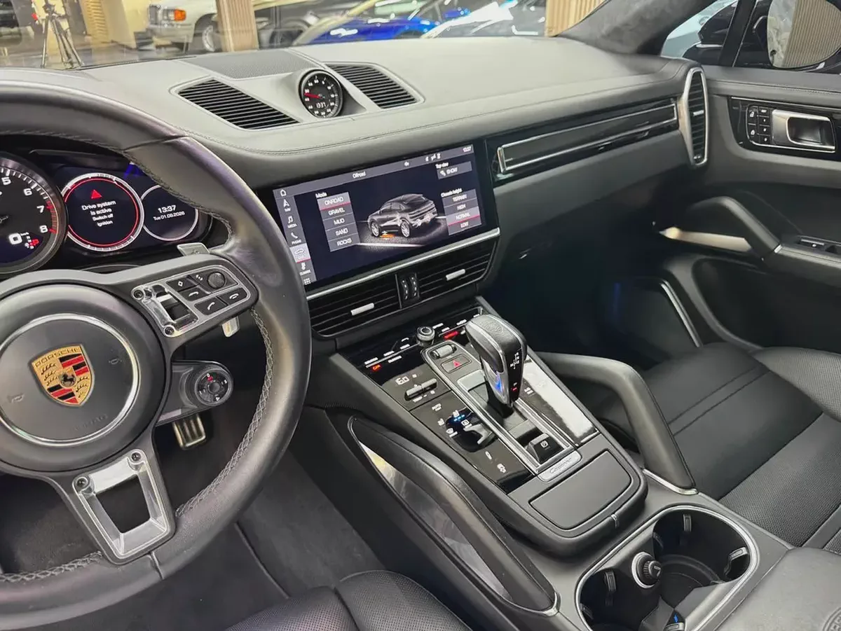 Porsche Cayenne Turbo 2020 under warranty-18-18