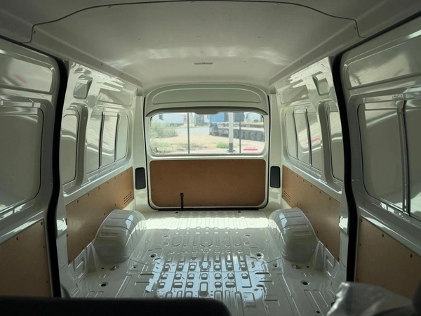 Toyota Hiace  3.5L Cargo manual 2026