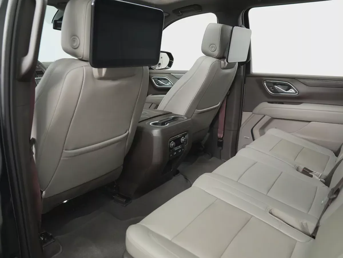 Chevrolet Suburban LT 2023 GCC Specs-13-13