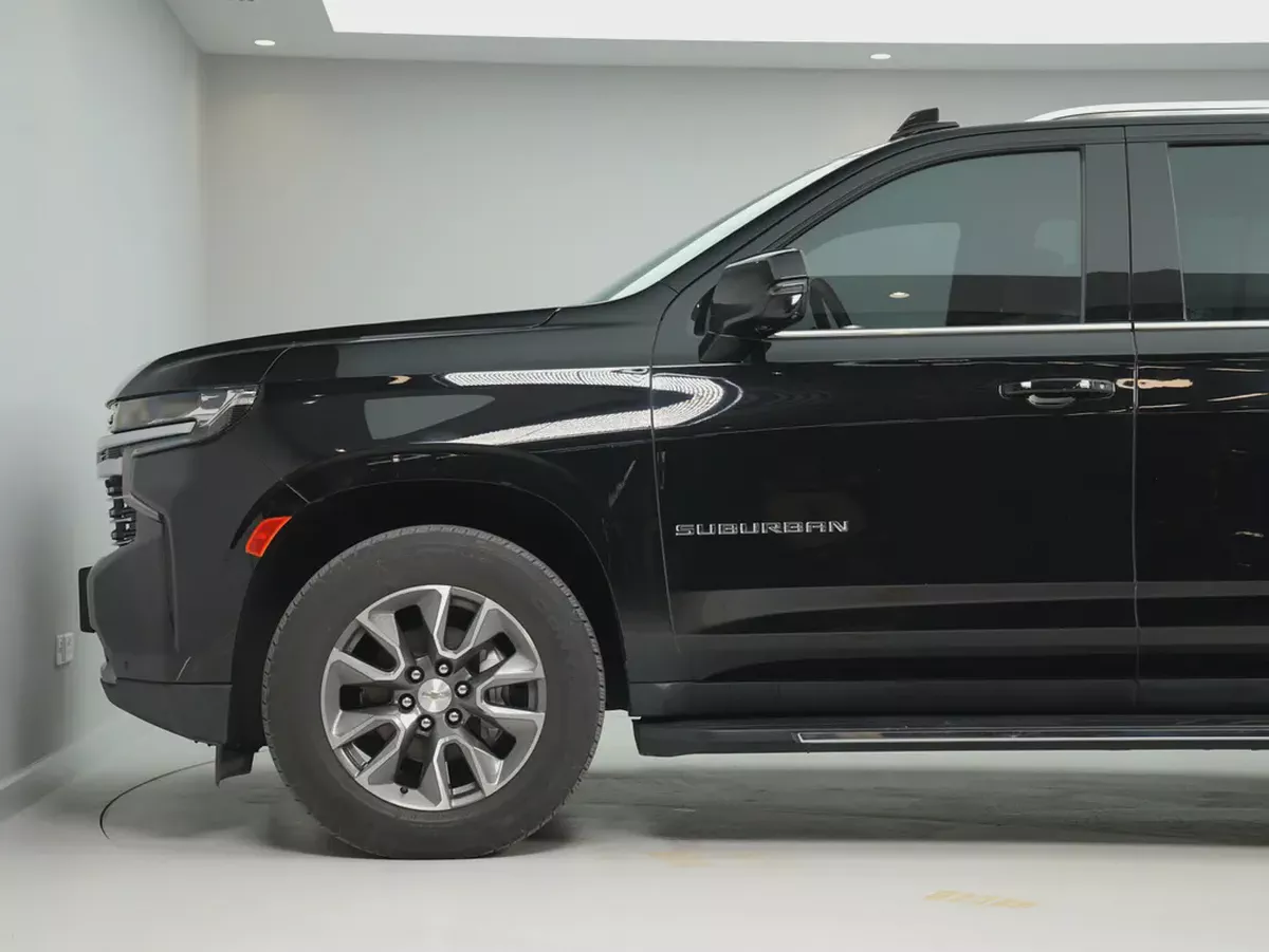 Chevrolet Suburban LT 2023 GCC Specs-4-4