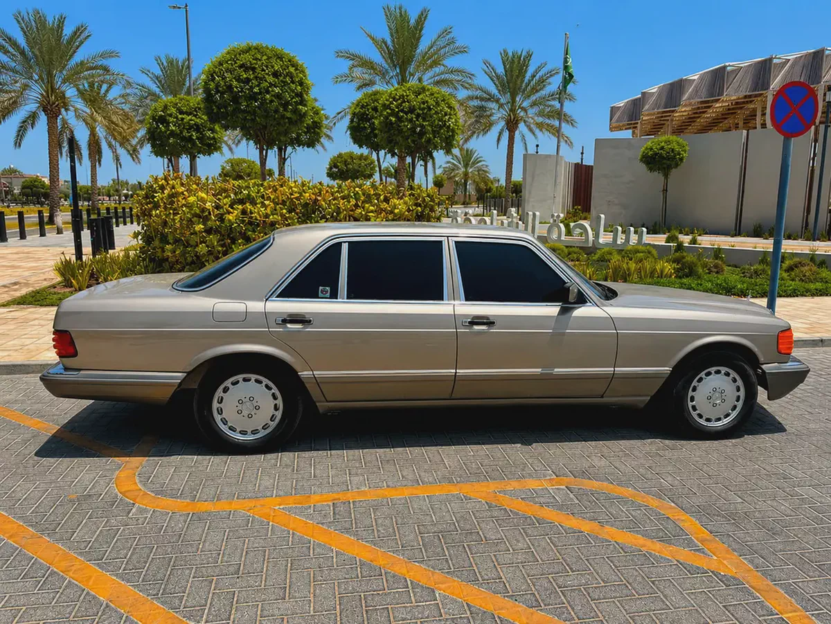 Classic 1990 Mercedes-Benz 560 SEL -Clean title-2-2