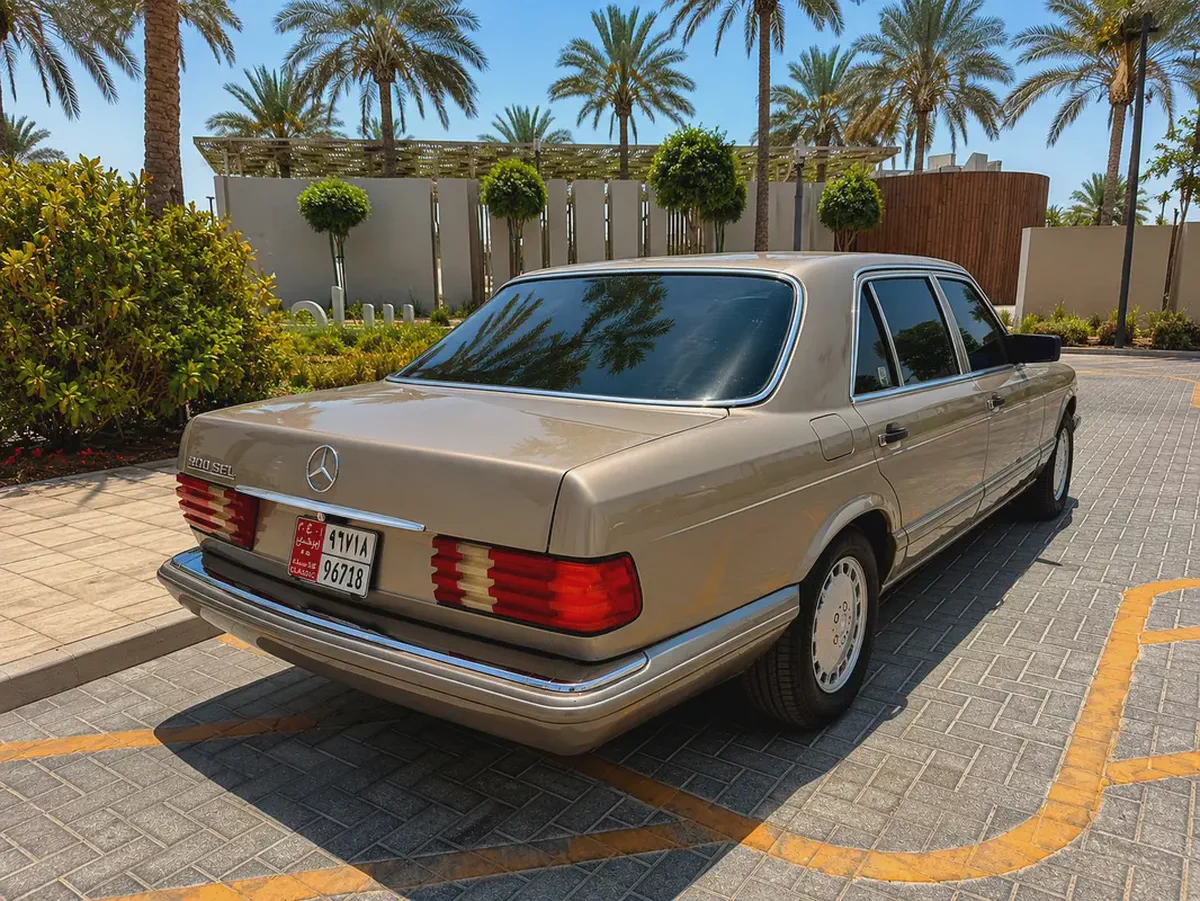 Classic 1990 Mercedes-Benz 560 SEL -Clean title-8-8