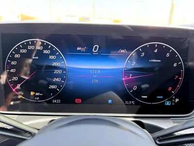 Mercedes-Benz C-Class C260 L-3