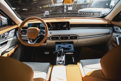Jetour X70 Plus Luxury 2025 Low Mileage GCC 1.6L Turbo 4 Cylinders-9
