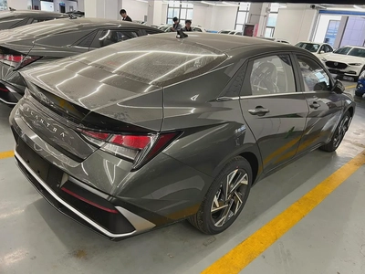Hyundai Elantra GLX ELITE---Electric Seat----Sunroof--Available in Dubai-3