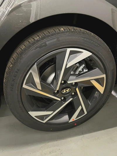 Hyundai Elantra GLX ELITE---Electric Seat----Sunroof--Available in Dubai-8