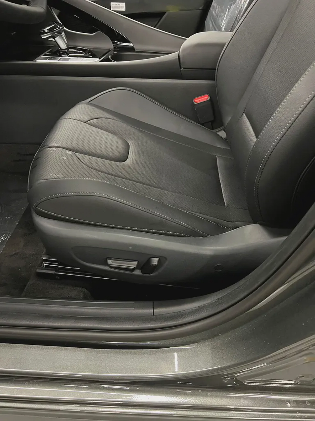 Hyundai Elantra GLX ELITE---Electric Seat----Sunroof--Available in Dubai-6-6