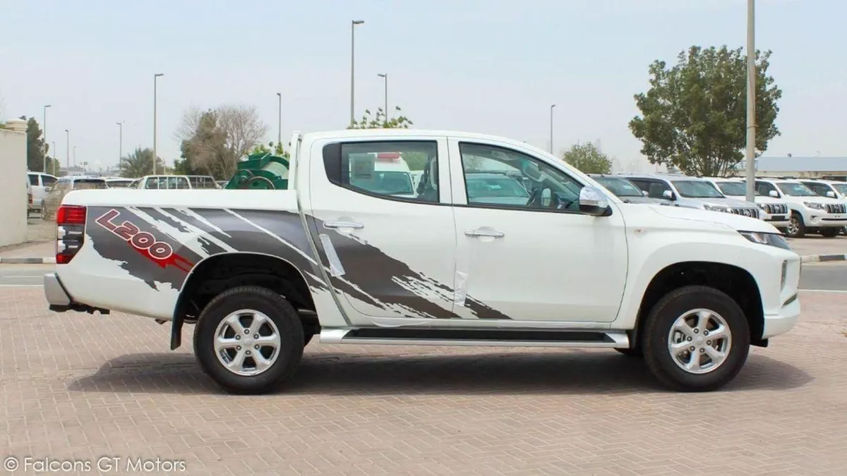 Mitsubishi L200 GLS L200 2.4L DIESEL 4WD 2023-3-0