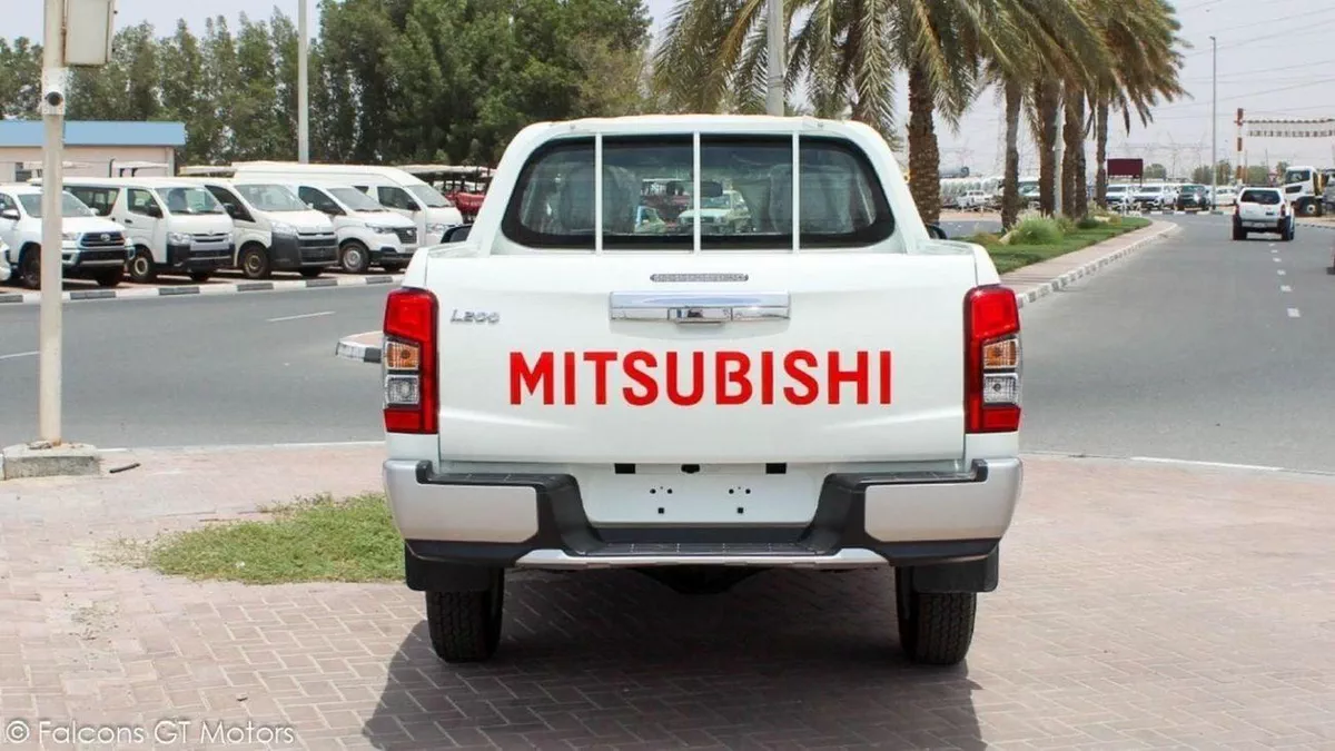 Mitsubishi L200 GLS L200 2.4L DIESEL 4WD 2023-6-0