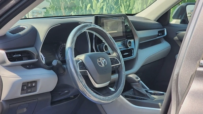 2023 Toyota Highlander GLE Hybrid (Grey)-7
