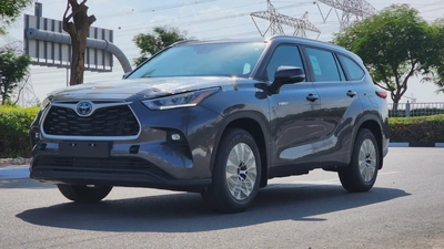 2023 Toyota Highlander GLE Hybrid (Grey)-2