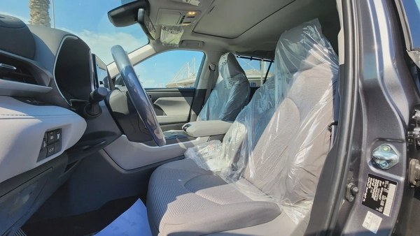 2023 Toyota Highlander GLE Hybrid (Grey)