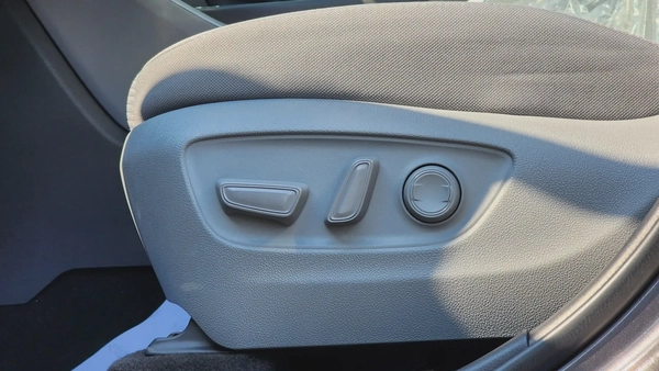 2023 Toyota Highlander GLE Hybrid (Grey)