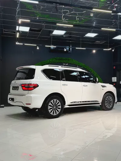 Pristine 2020 Nissan Patrol LE Titanium - GCC Specs-9