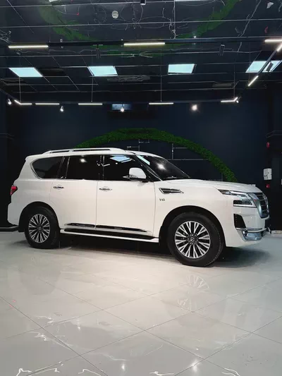 Pristine 2020 Nissan Patrol LE Titanium - GCC Specs-5