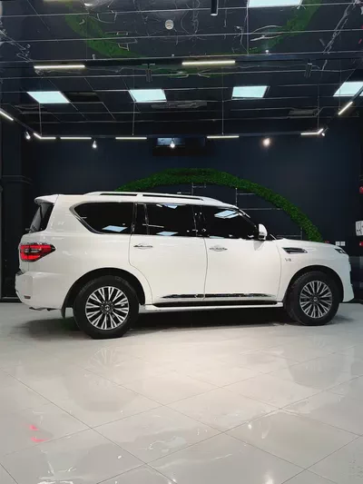Pristine 2020 Nissan Patrol LE Titanium - GCC Specs-8
