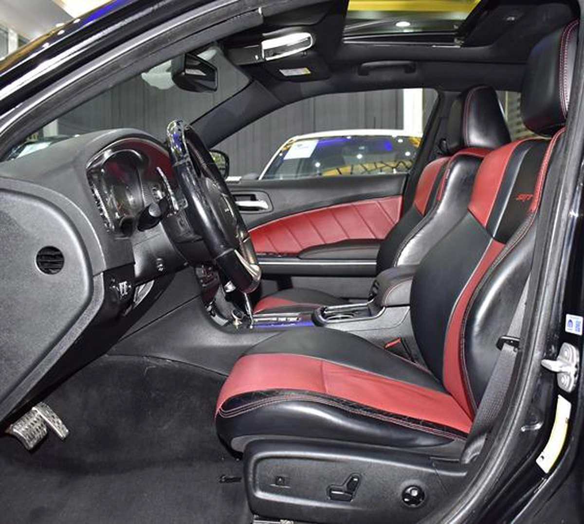 Dodge Charger SRT8 ( 2013 Model ) in Black Color GCC Specs-10-10