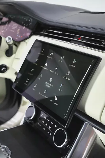2022 Land Rover Range Rover Vogue SE Canadian Specs-9