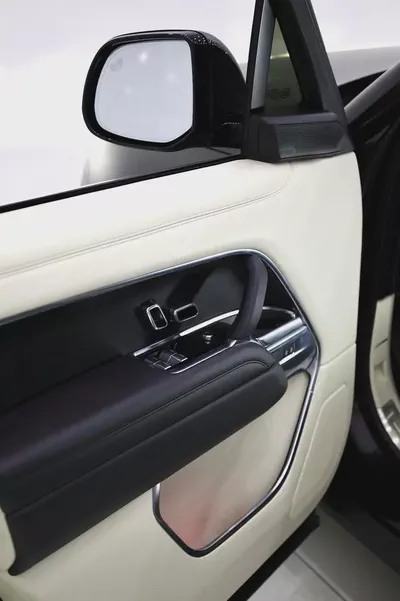 2022 Land Rover Range Rover Vogue SE Canadian Specs-3