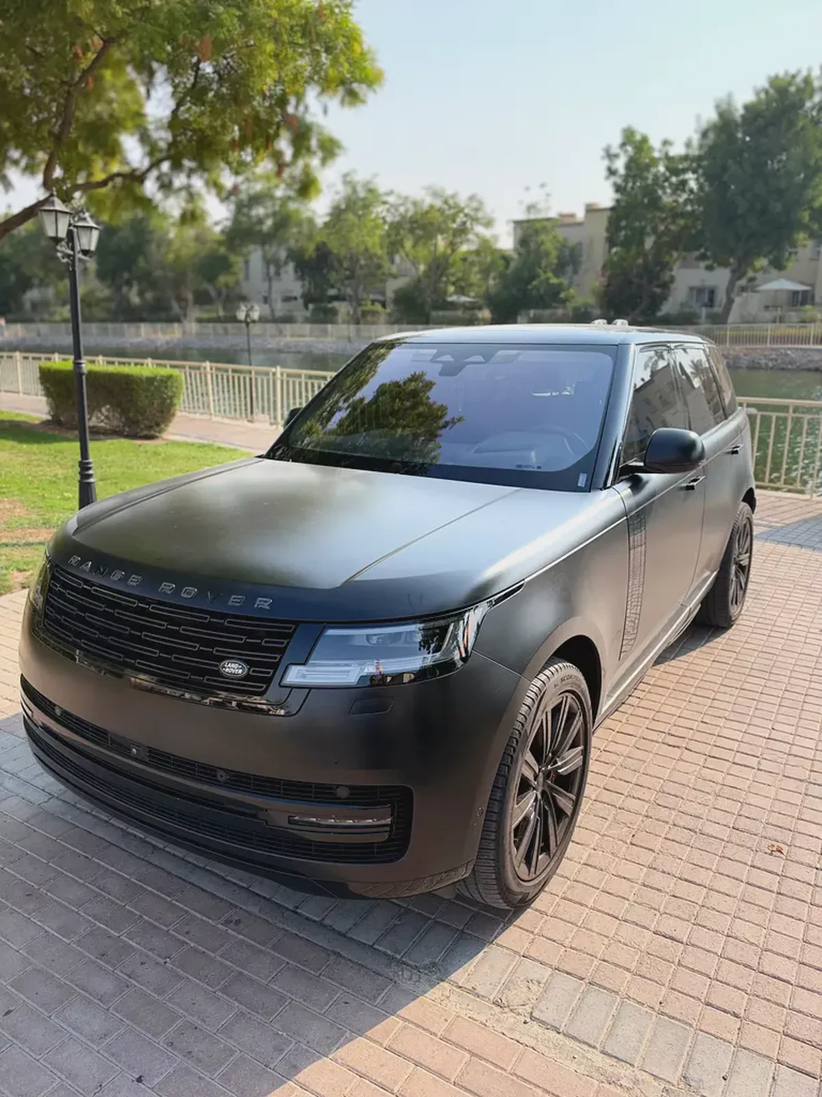 2022 Land Rover Range Rover Vogue SE Canadian Specs-1-1