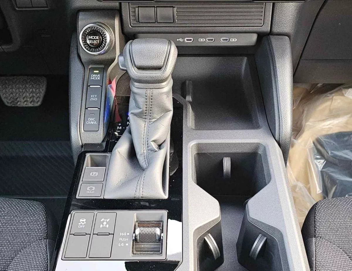Toyota Prado TURBO ALL ROUNDER || 2.4L PETROL V4 | SUNROOF | DIFF-LOCK | RR CAMERA | ALLOY WHEELS | SQUARE LIGHTS-18-0