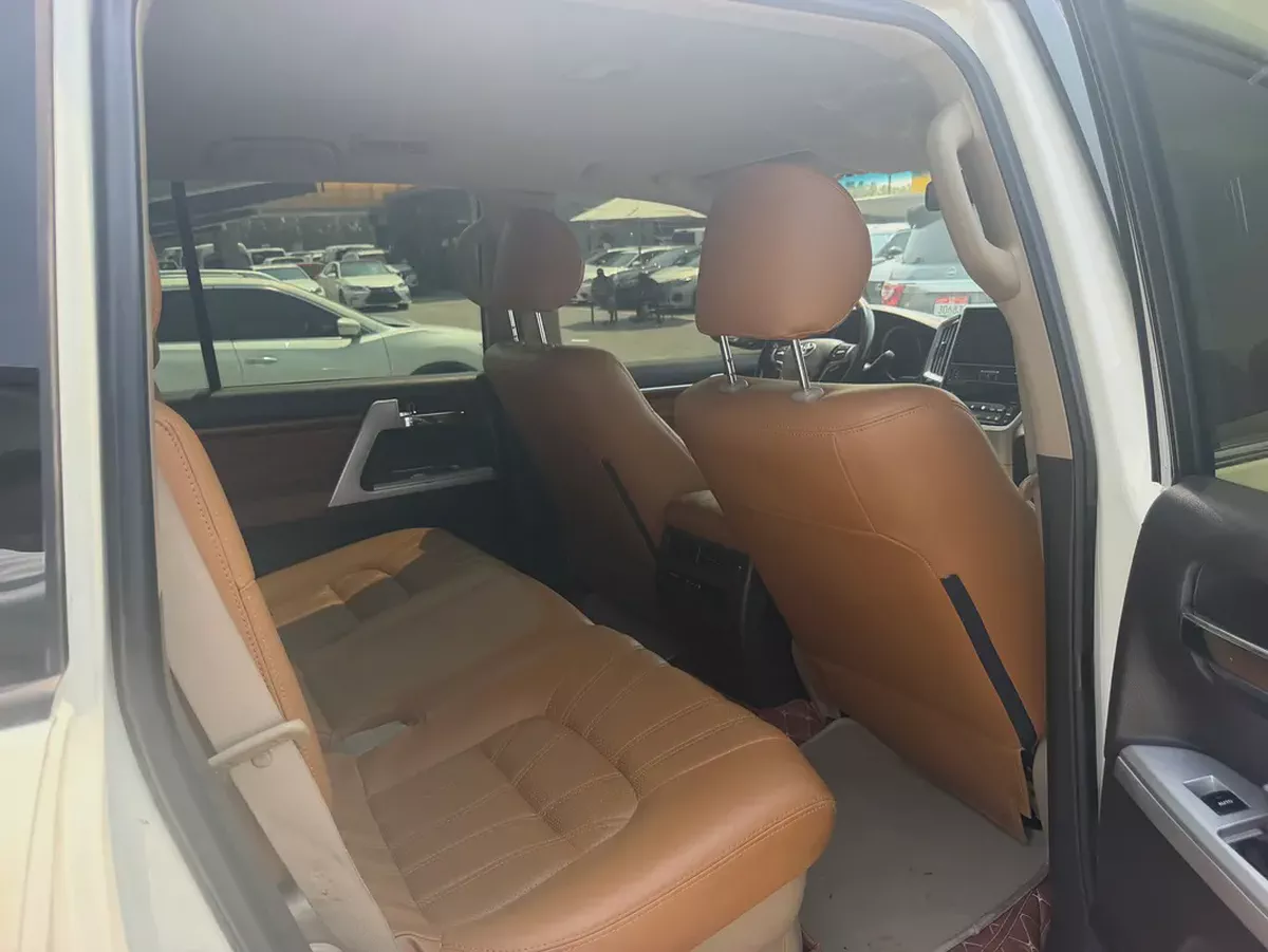 Toyota Land Cruiser GXR 2009 look 2021 GCC Specs-9-9