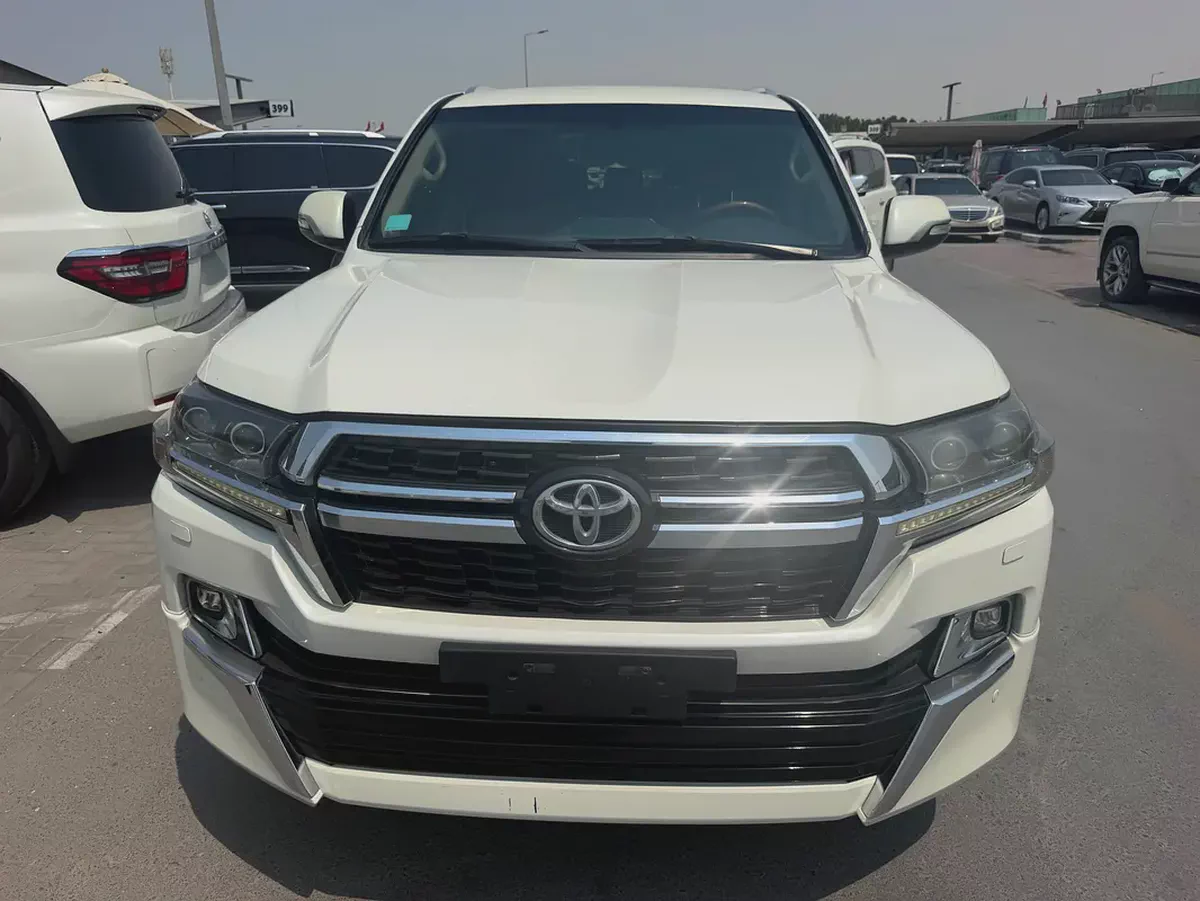 Toyota Land Cruiser GXR 2009 look 2021 GCC Specs