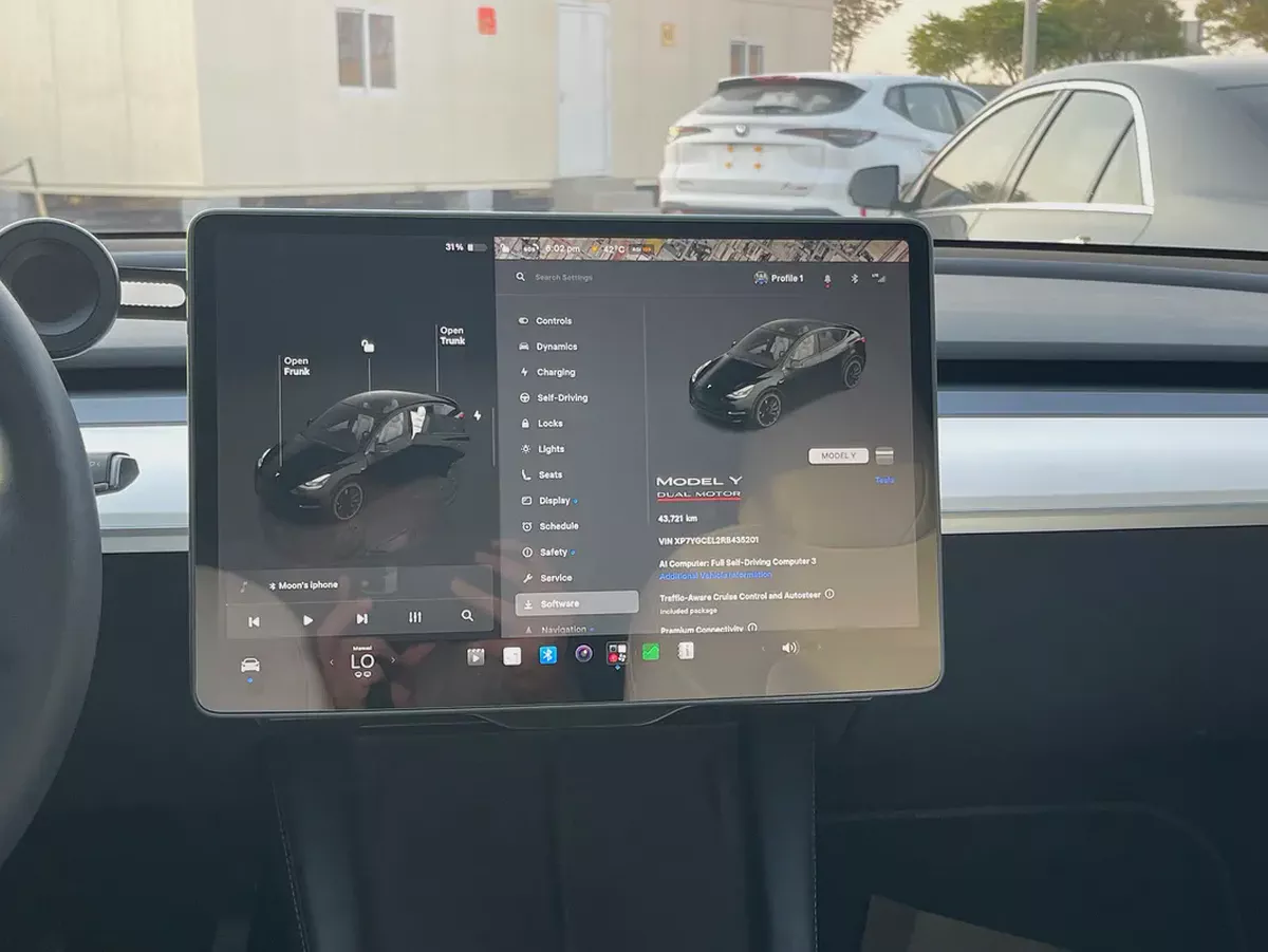 Tesla Model Y performance 2024 GCC Under Warranty From Agency-13-13
