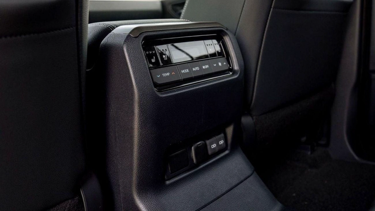 Toyota Prado Toyota Prado LUXURY 2.8L Diesel AT Full Option  MY2025 - All colors Available-16-0