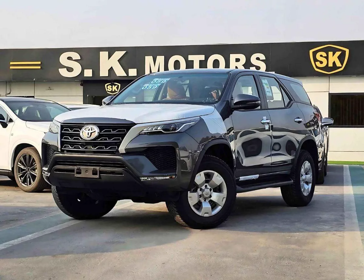 Toyota Fortuner SR5 TOYOTA FORTUNER SR5 || 2.4L DIESEL V4 4WD / FR&RR PARKING SENSEOR / MANUAL AC (CODE # FDMC)