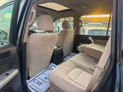 Toyota Land Cruiser GXR 2010 GCC Specs-6