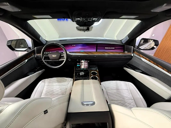 2026 - Cadillac Escalade Sport Platinum - V8 Prestige Condition