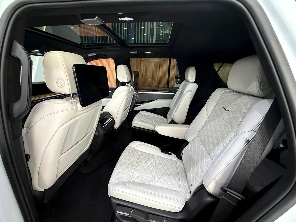 2026 - Cadillac Escalade Sport Platinum - V8 Prestige Condition-6-6