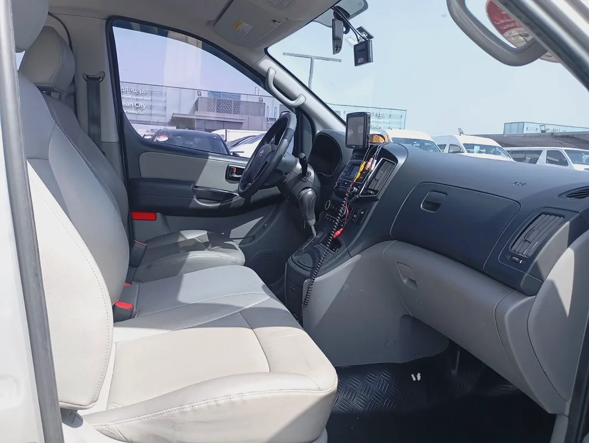 Hyundai H1 GLS 2017 - Korean Specs - Perfect for Family or Business-7-7