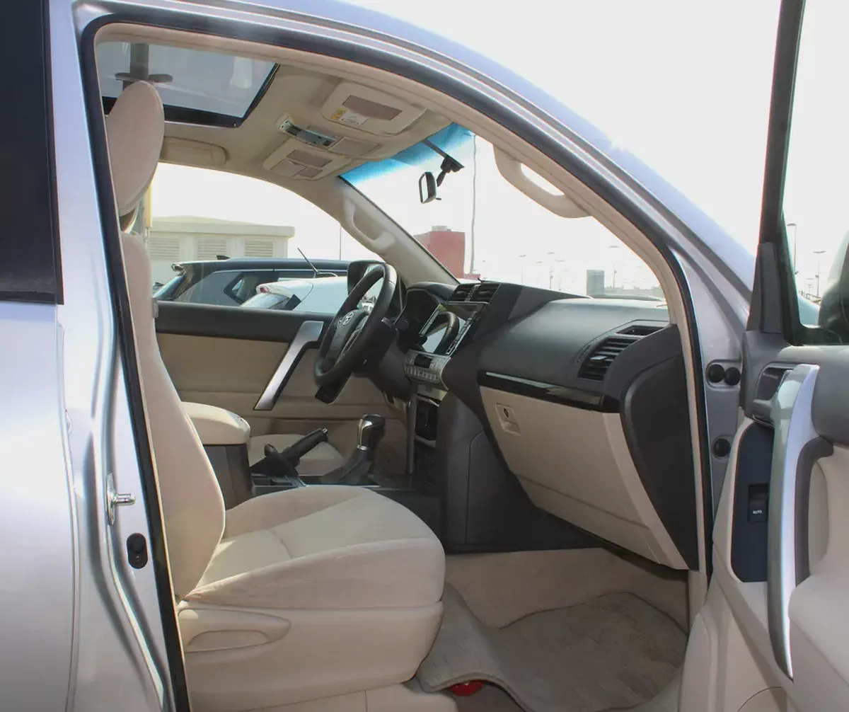 Toyota Prado GXR 2023 GCC orginal paint-9-9