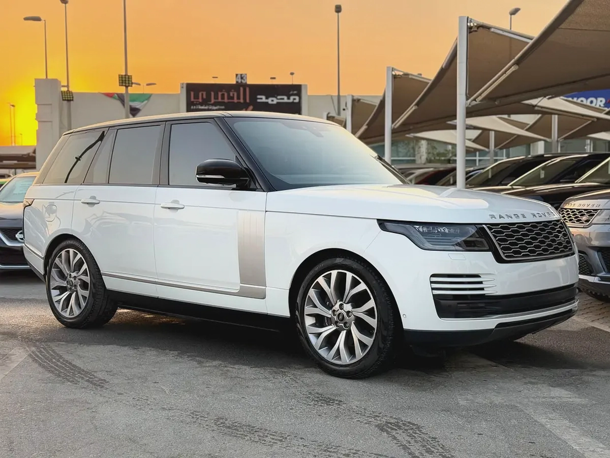 (2020 ) RANGE ROVER // VOGUE V6 // GCC // EXCELLENT CONDITION //