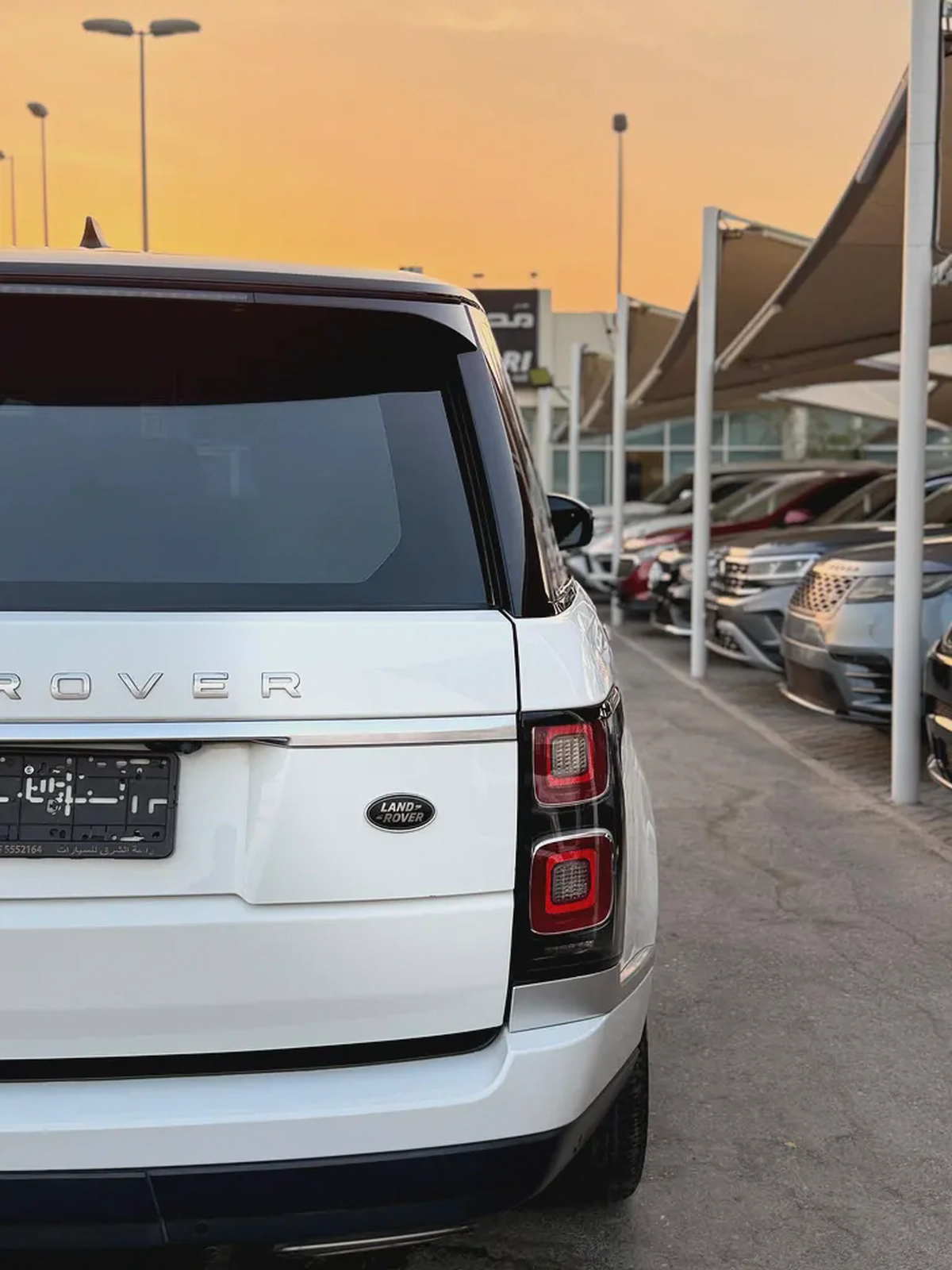 (2020 ) RANGE ROVER // VOGUE V6 // GCC // EXCELLENT CONDITION //-6-6